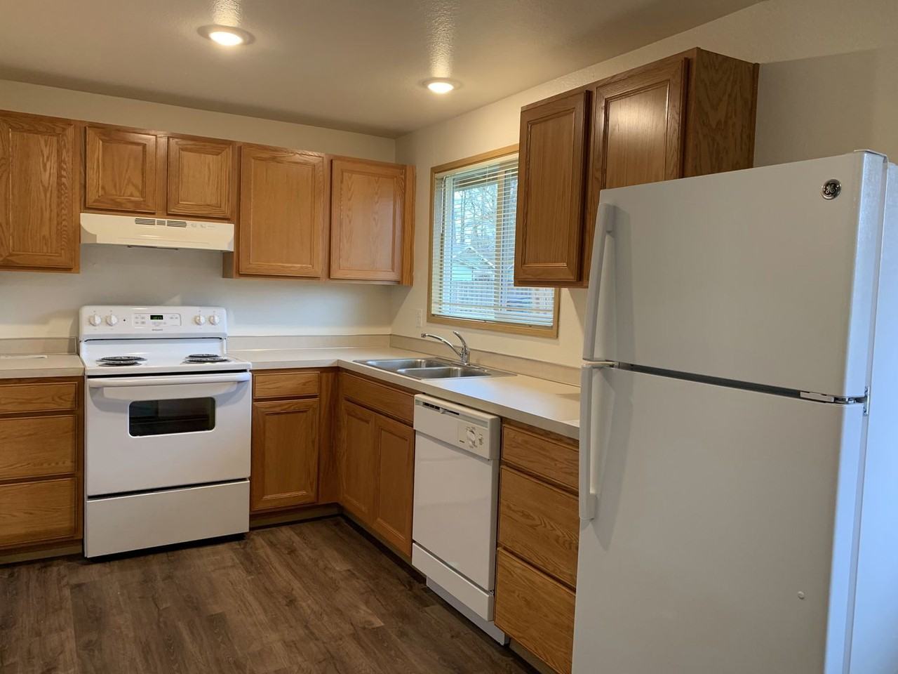 3205 Ne Brogden St - Photo 2 of 17