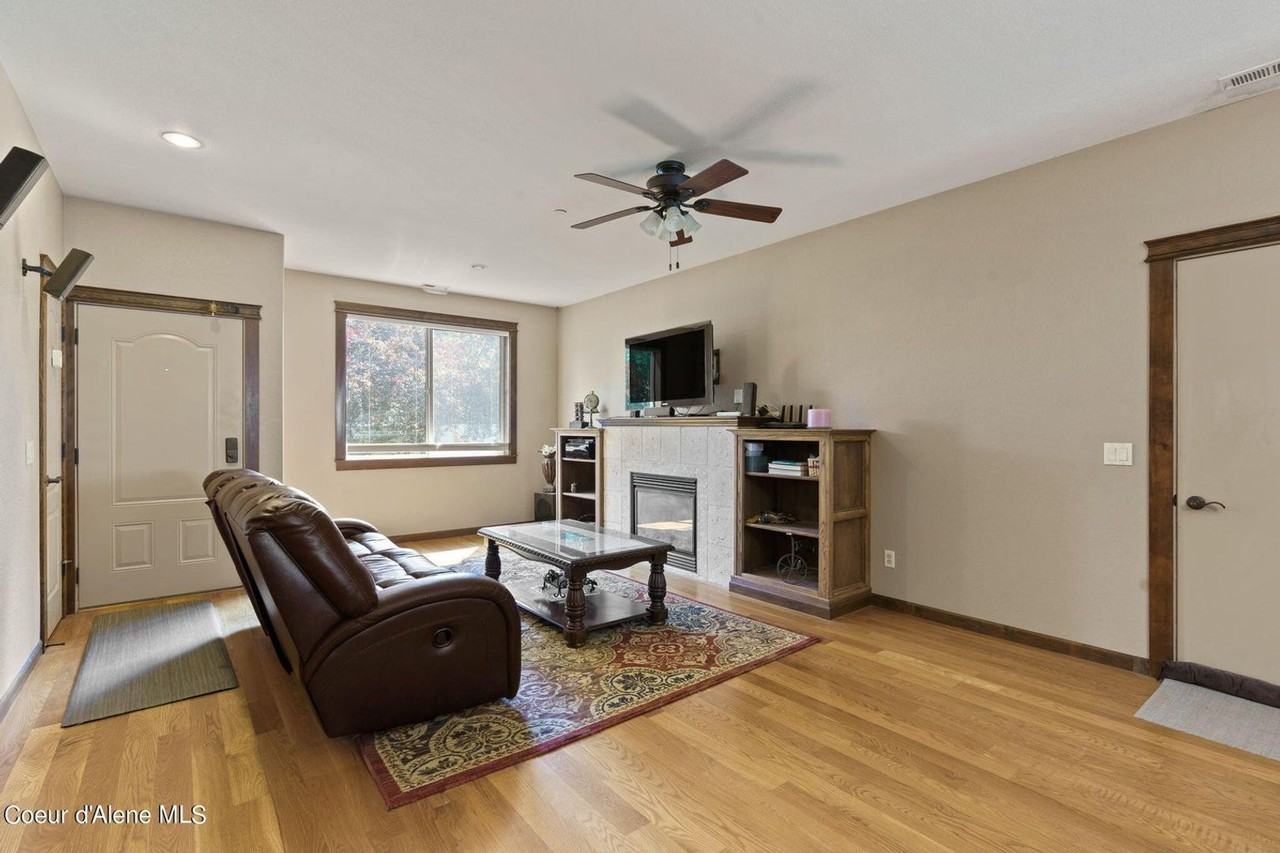 1315 E Mordyl Loop - Photo 4 of 30