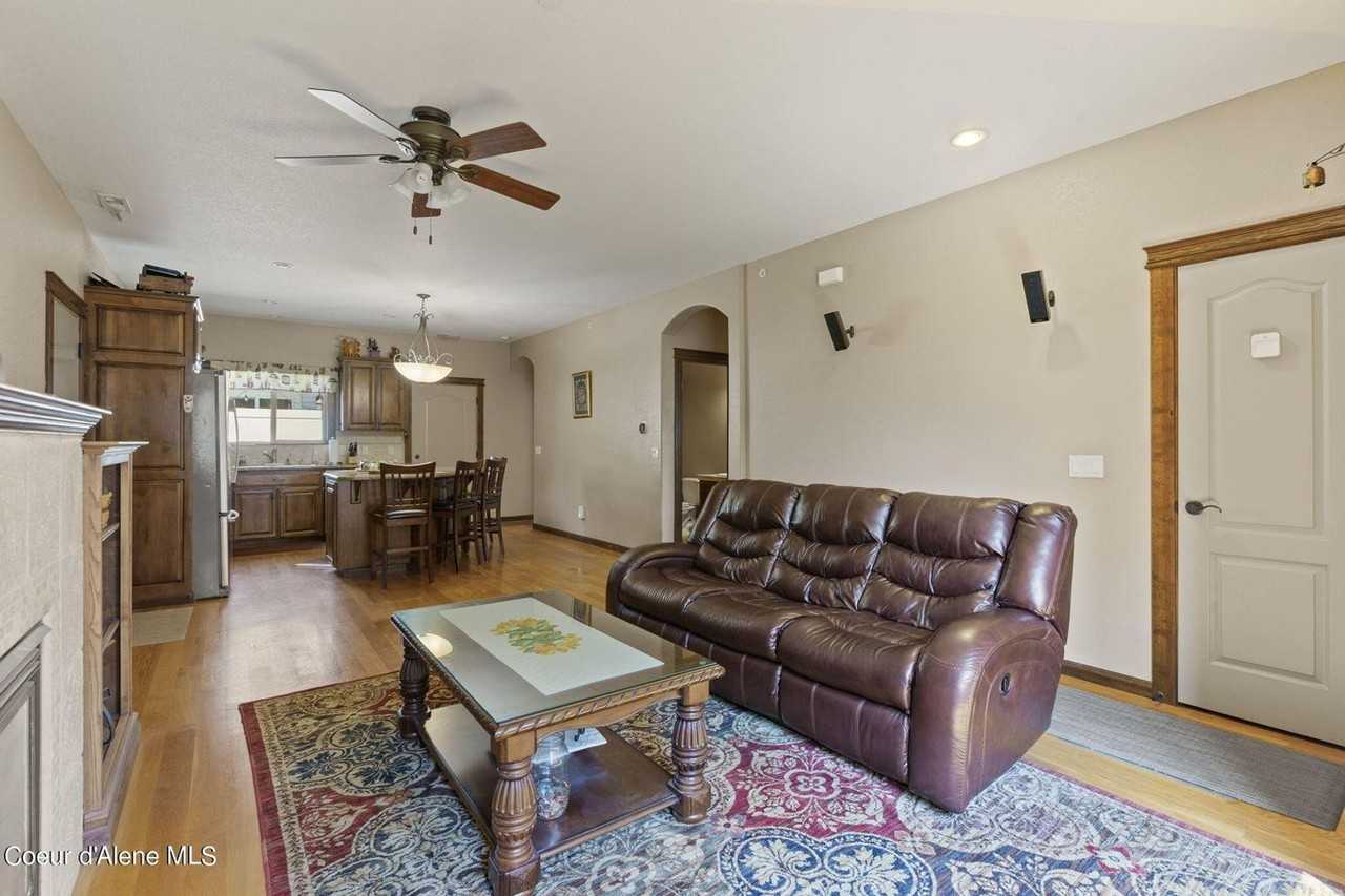 1315 E Mordyl Loop - Photo 6 of 30