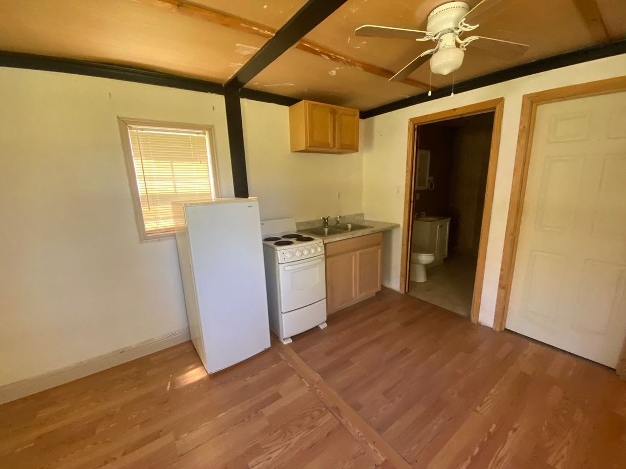32 County Road 4792 - Photo 4 of 5