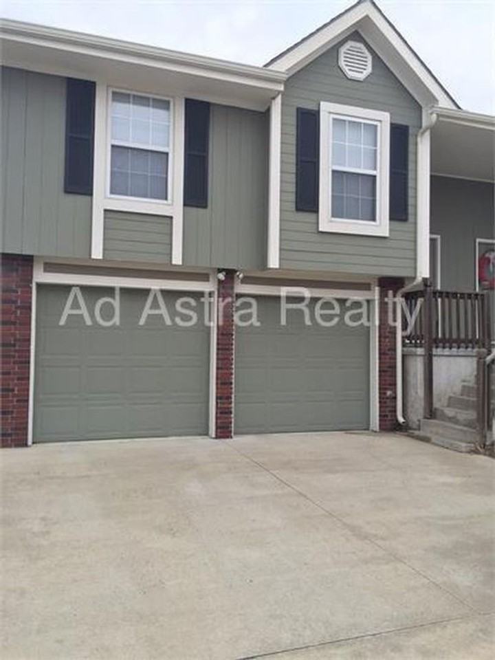 2517 Bent Oak Ct - Photo 2 of 9