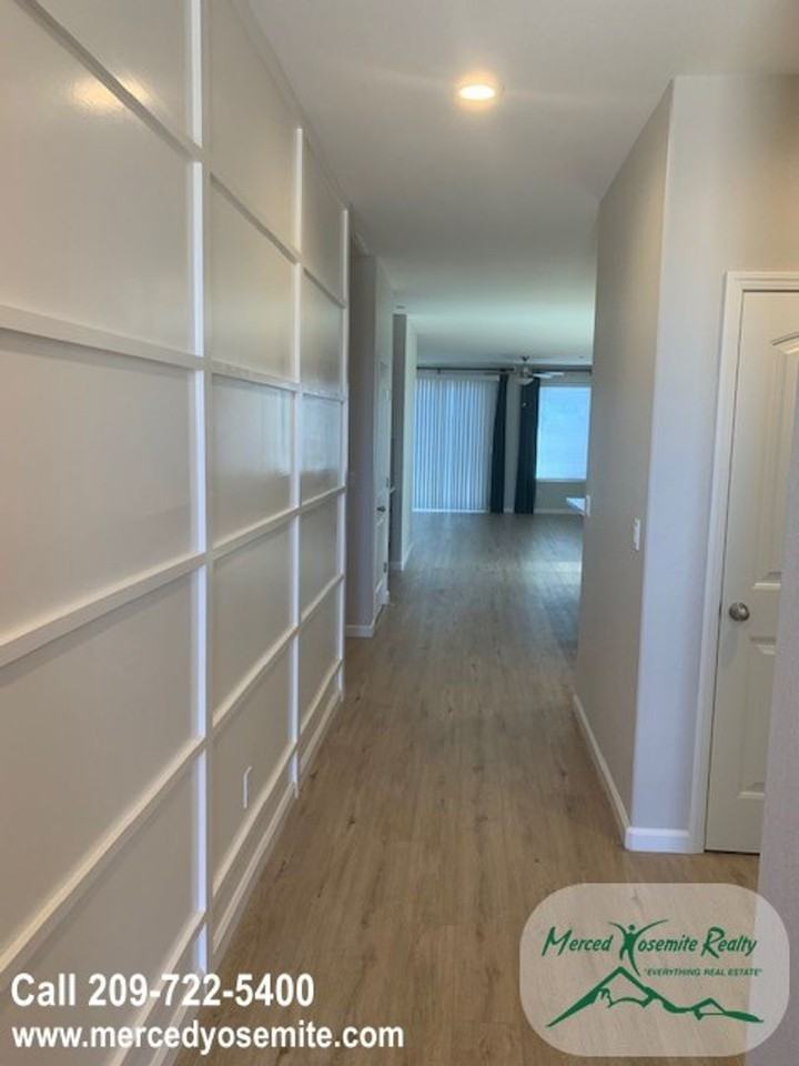 734 Andrea Dr - Photo 3 of 17