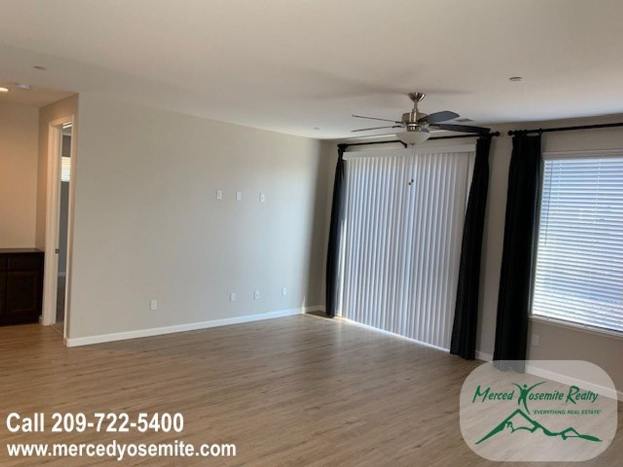 734 Andrea Dr - Photo 4 of 17