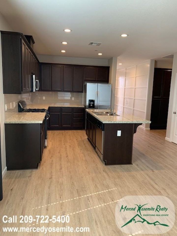 734 Andrea Dr - Photo 6 of 17