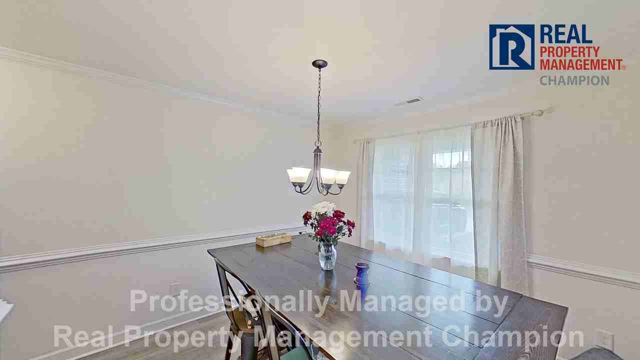 1001 Marston Dr - Photo 3 of 33