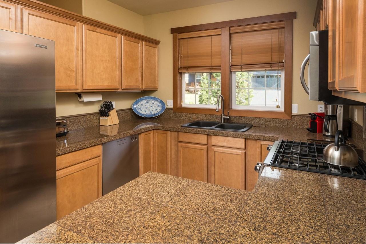 19470 Brookside Way - Photo 3 of 15