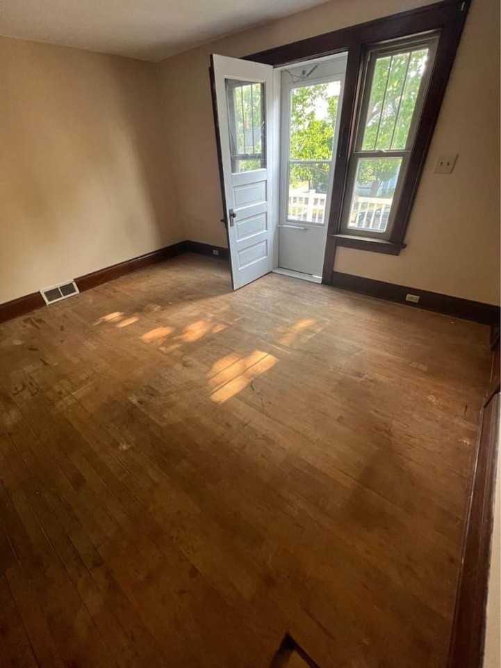 1036 S 4th Ave - Photo 3 of 6