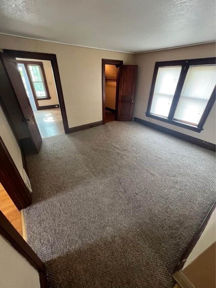 1036 S 4th Ave - Photo 4 of 6