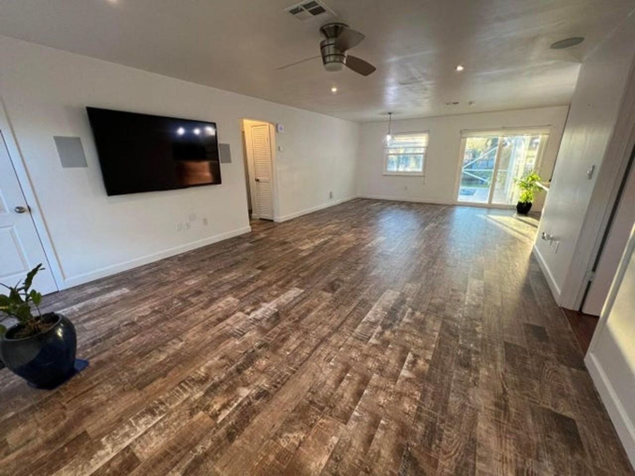 1877 Meadow Ct - Photo 3 of 13