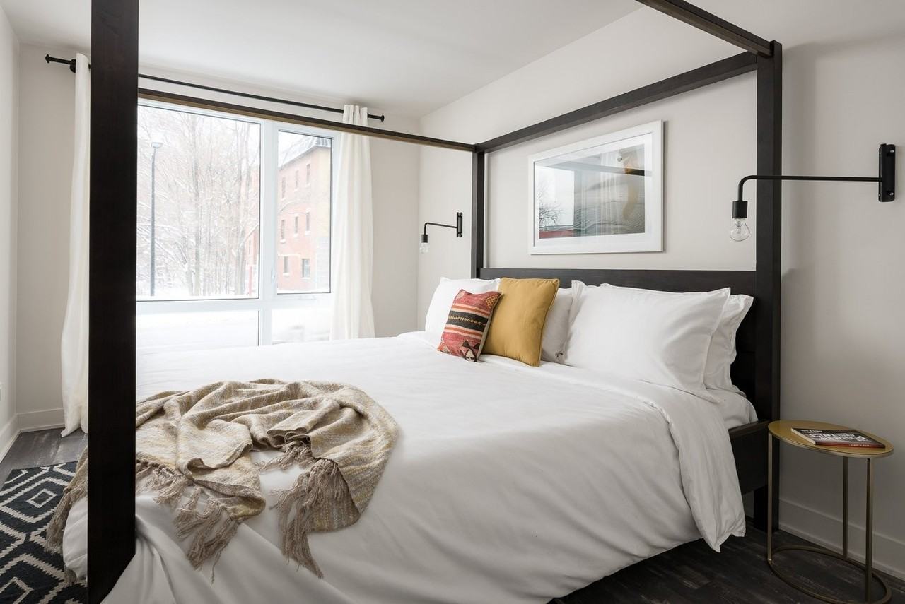 2085 Avenue Papineau - Photo 3 of 16