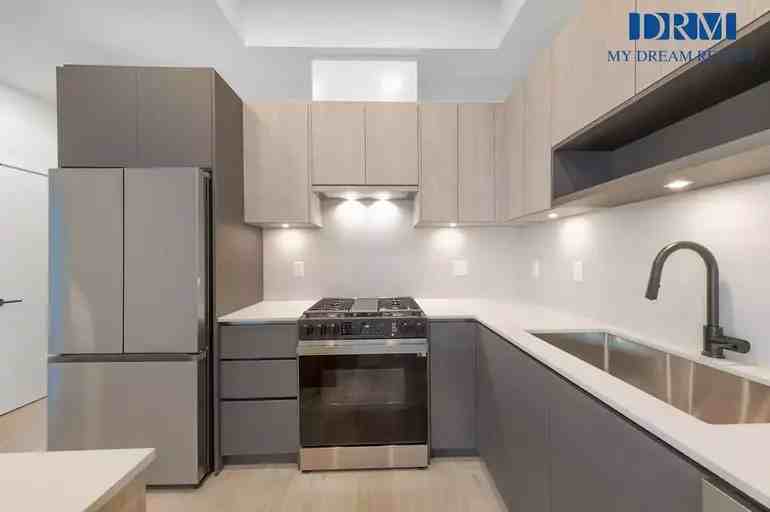 19601 65b Pl #D195 - Photo 3 of 24