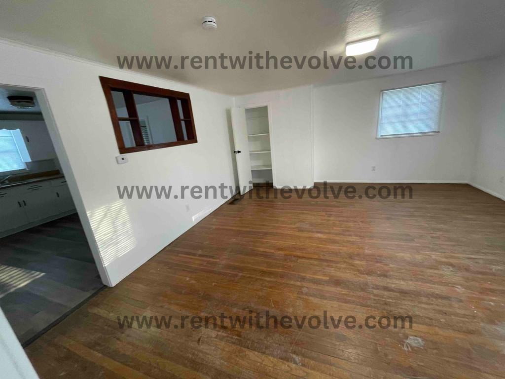 758 1/2 S Beeson Dr - Photo 6 of 9