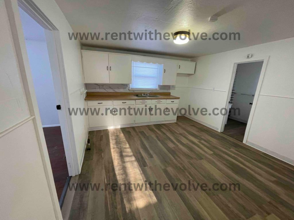 758 1/2 S Beeson Dr - Photo 7 of 9