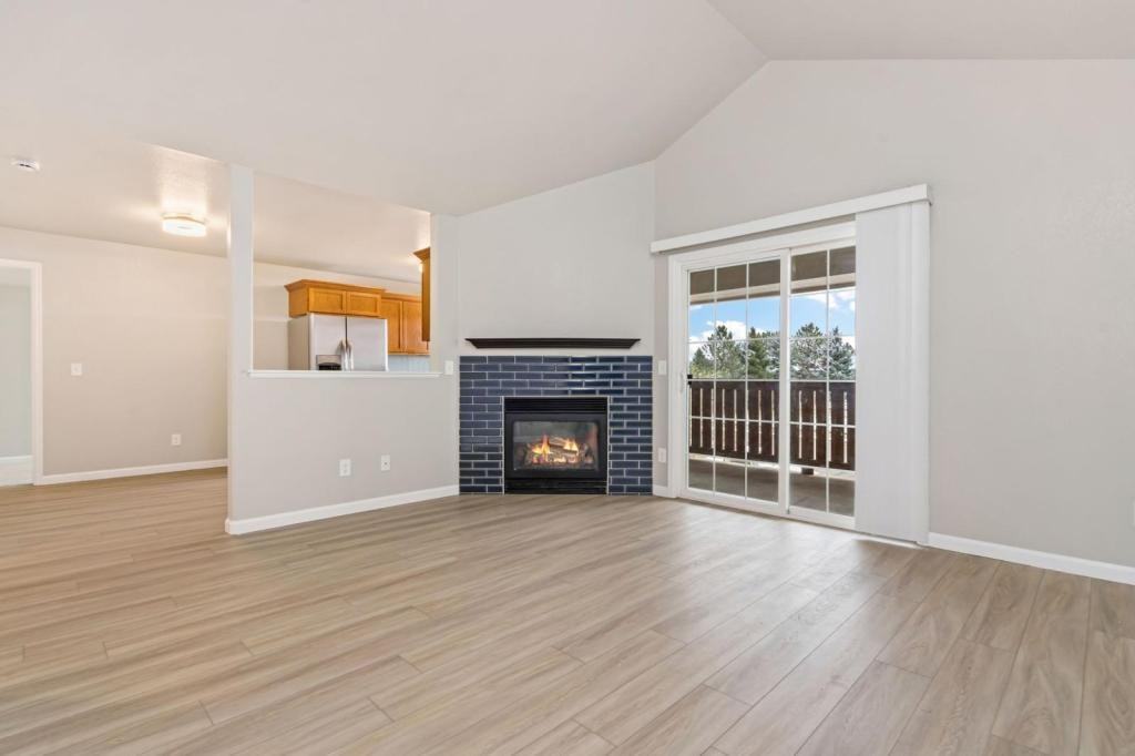 1335 Lake Cir - Photo 2 of 10