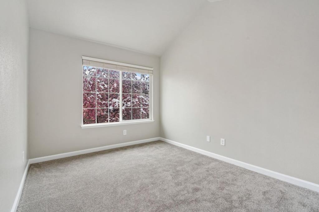 1335 Lake Cir - Photo 7 of 10