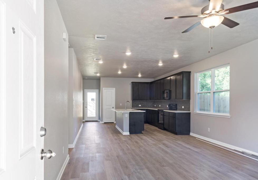 108 N Oneal St - Photo 3 of 11