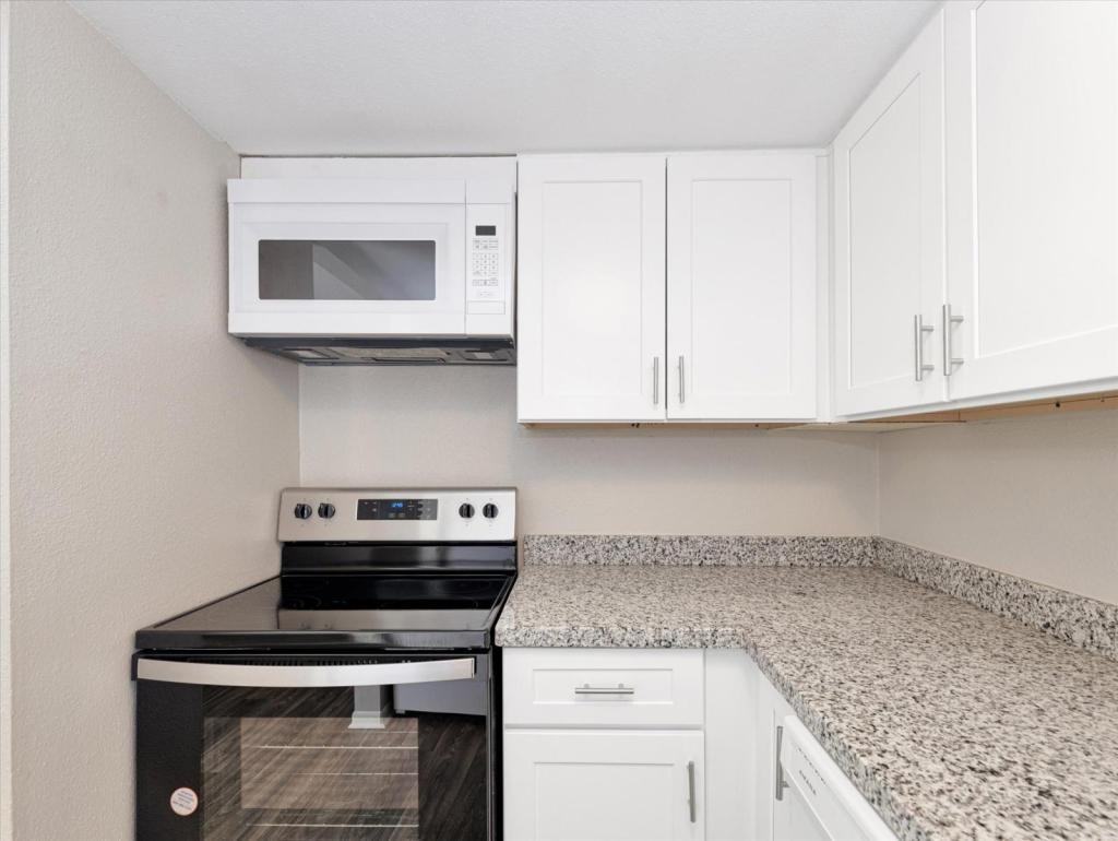 1200 Hospital Dr - Photo 4 of 16