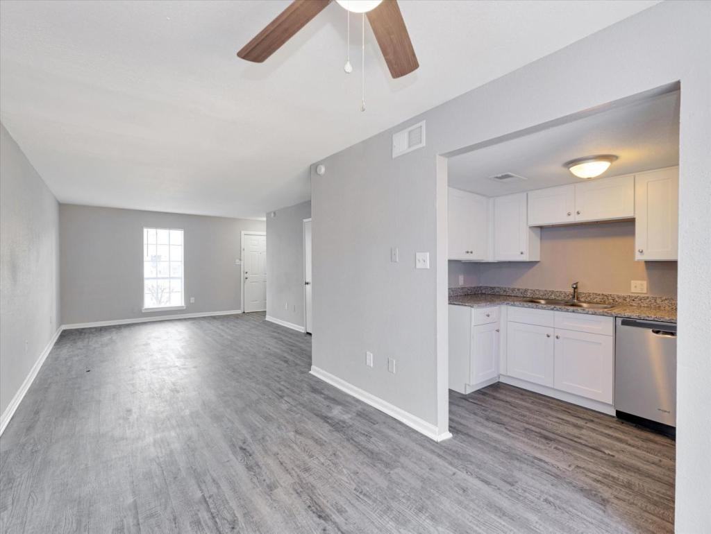 1200 Hospital Dr - Photo 5 of 16