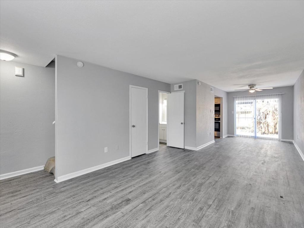 1200 Hospital Dr - Photo 6 of 16