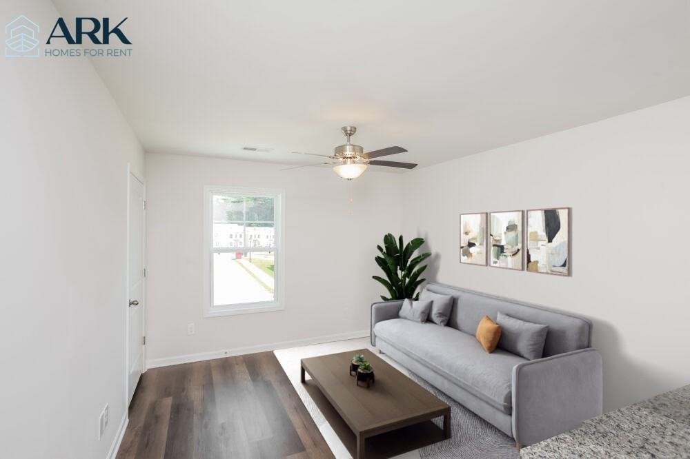 317 Noble Ln - Photo 3 of 21