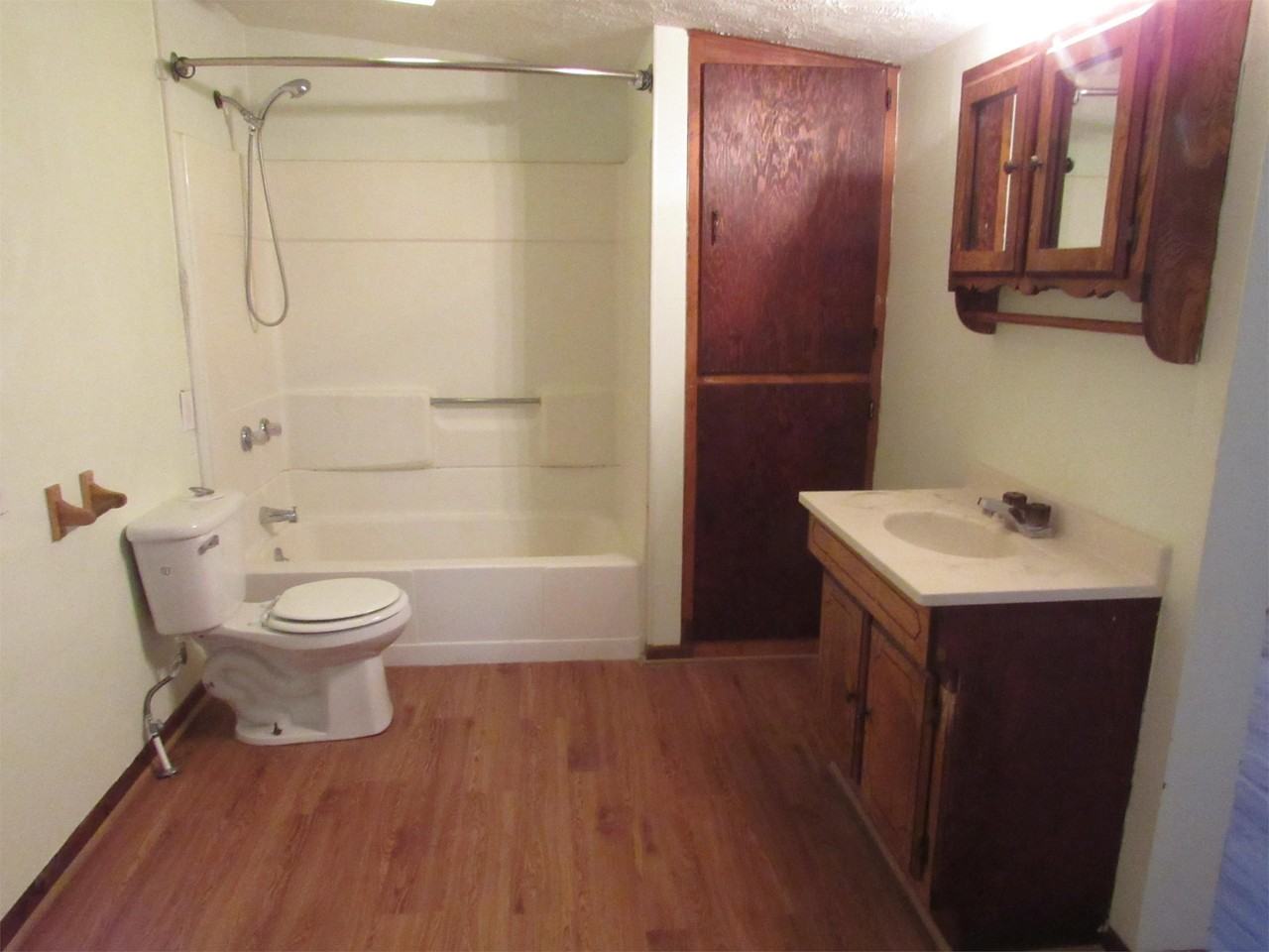 200 S Willow St - Photo 4 of 10