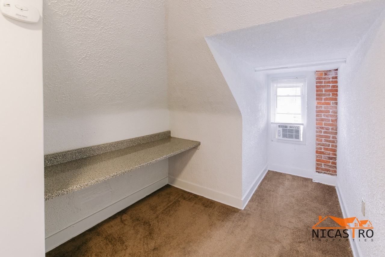 172 E 11th Ave - Photo 2 of 48