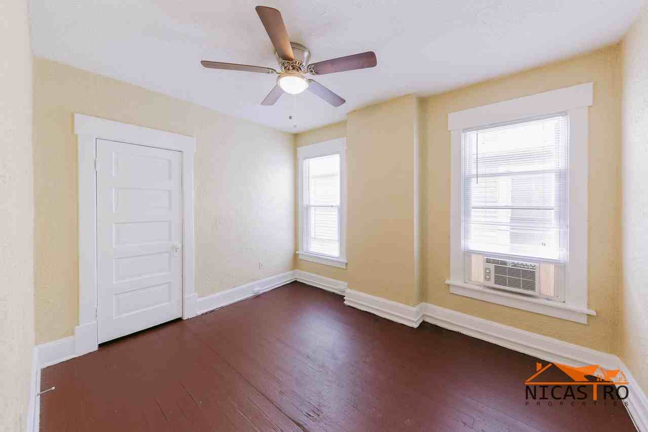 172 E 11th Ave - Photo 5 of 48