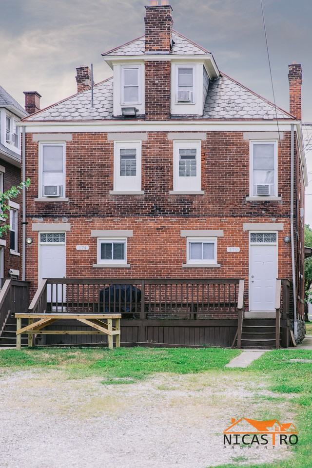 172 E 11th Ave - Photo 4 of 48