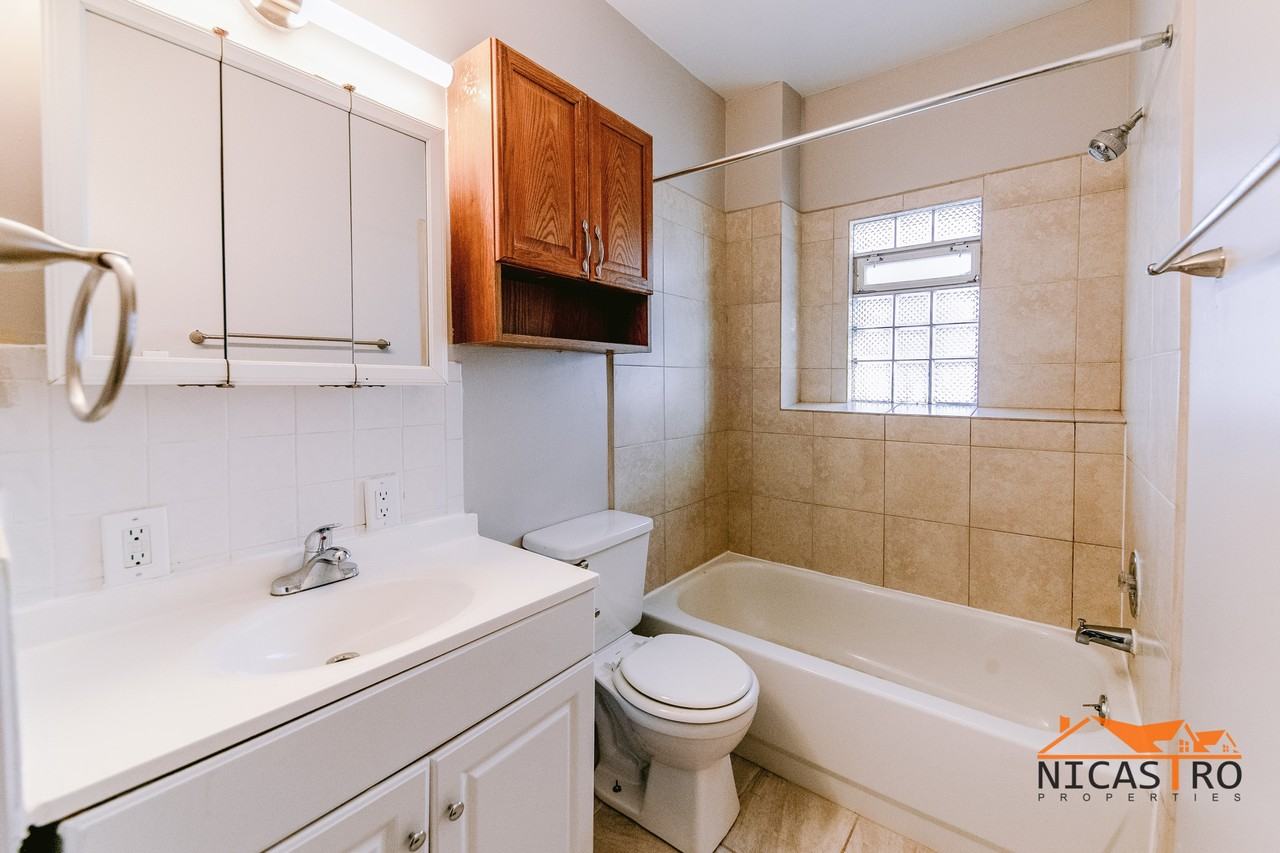 172 E 11th Ave - Photo 5 of 48