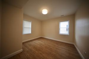 featured image of 31 Penn St #1