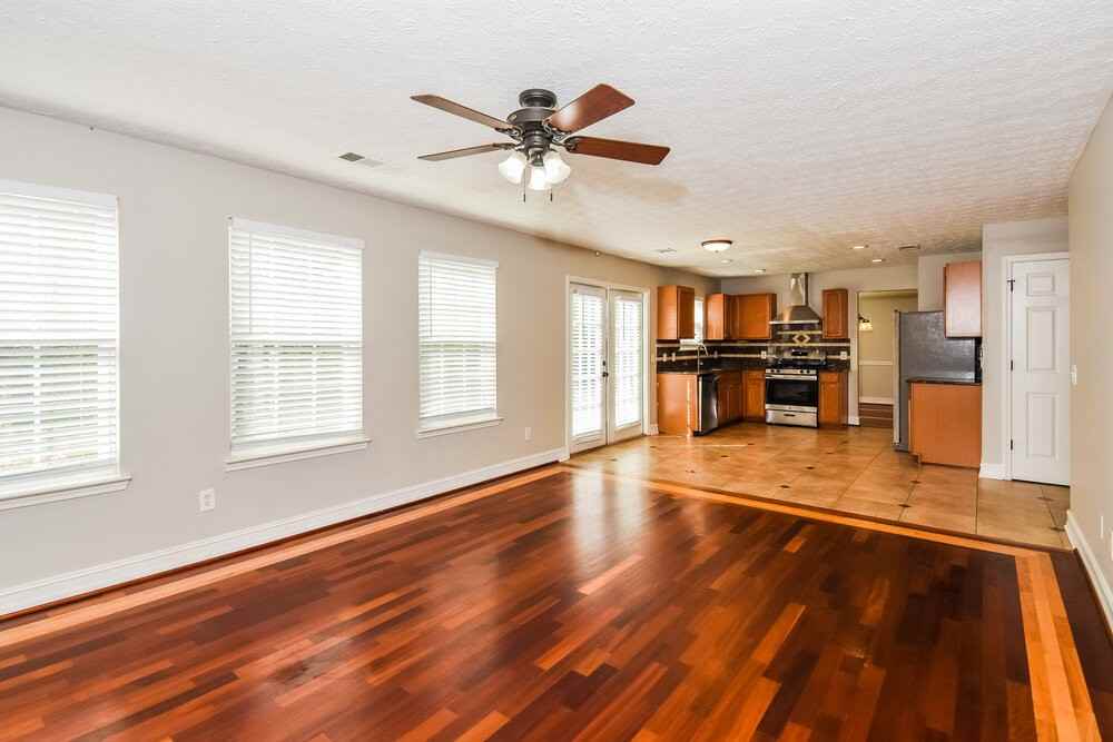 1305 Bramlett Blvd - Photo 5 of 17