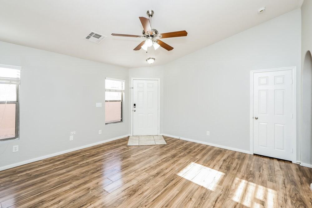 6468 Duck Hill Springs Dr - Photo 4 of 16