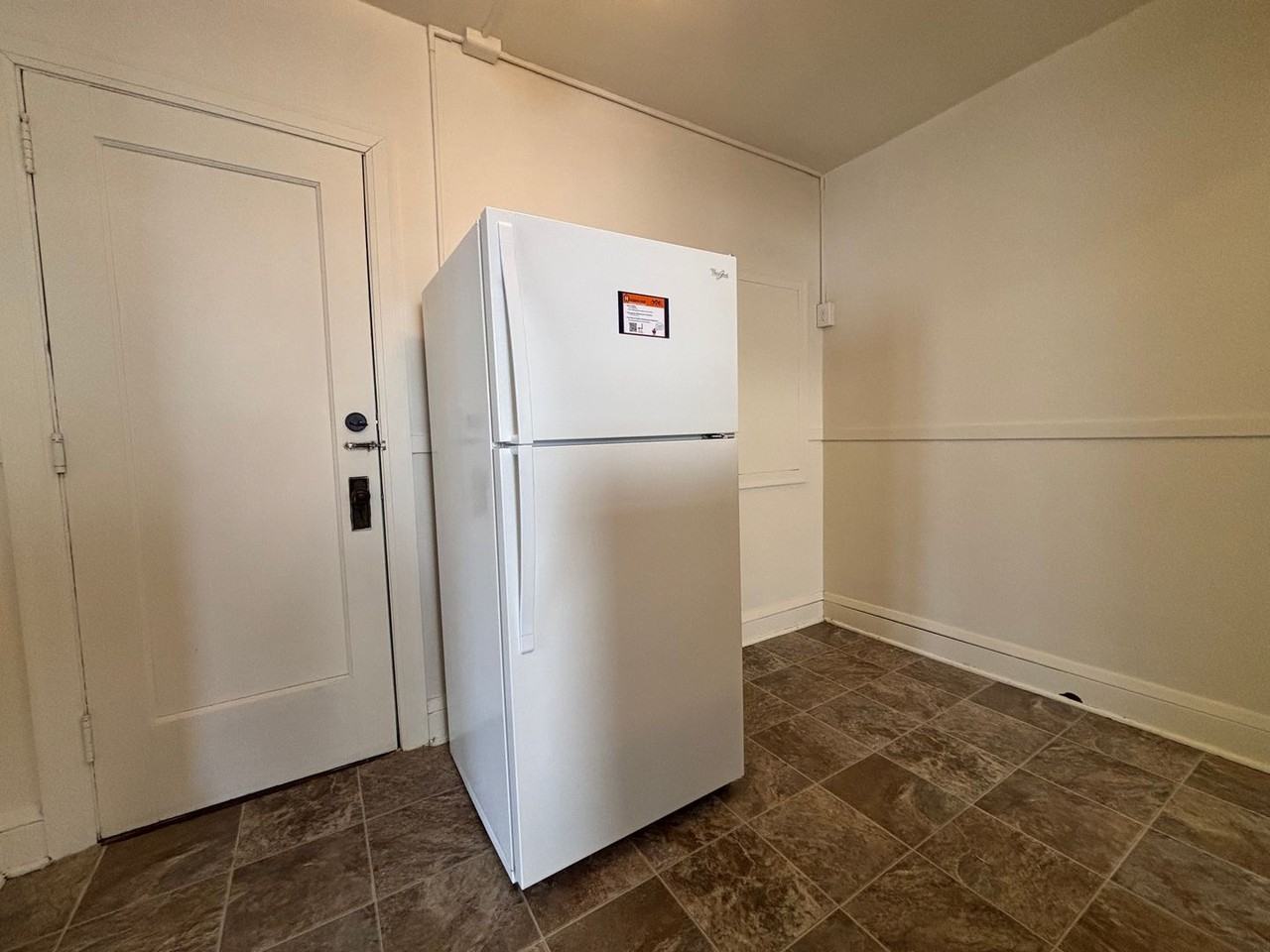 1168 Grand Ave - Photo 5 of 23