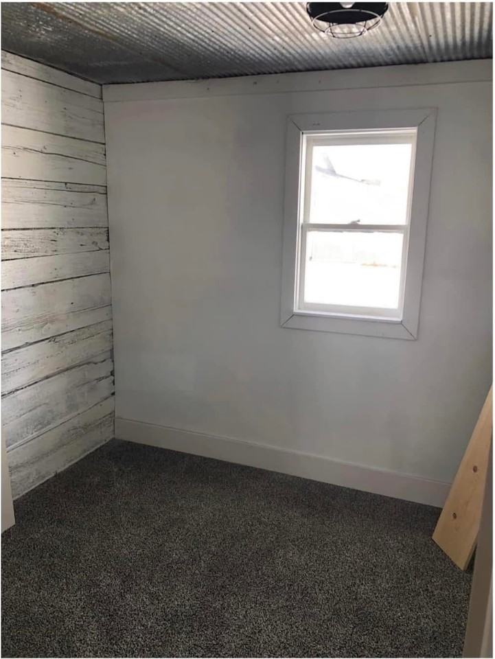 301 W 7th St - Photo 4 of 10