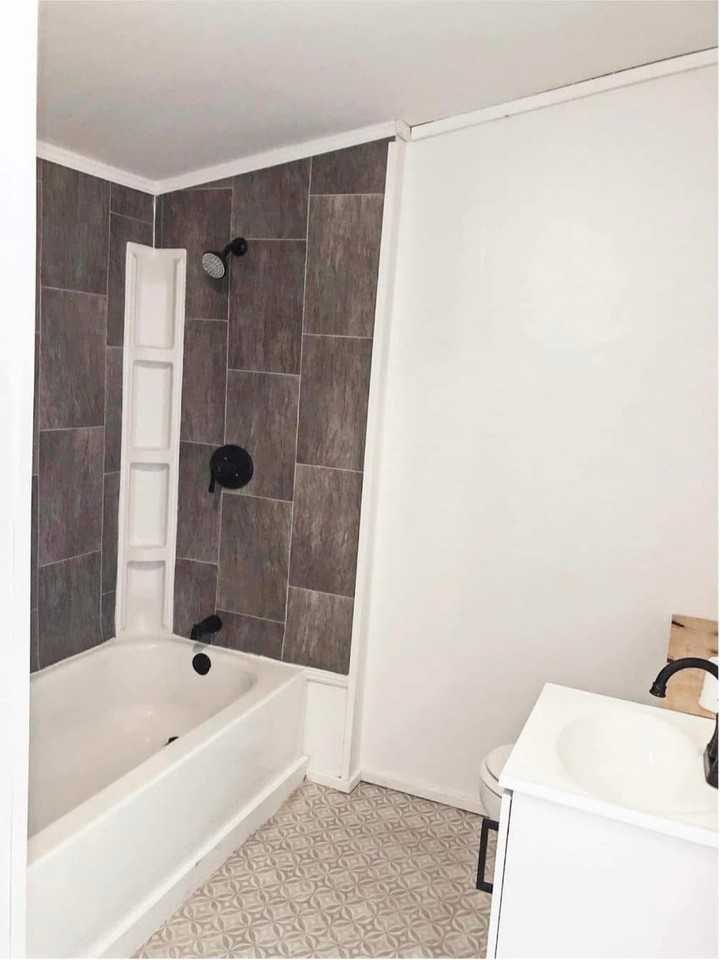 301 W 7th St - Photo 5 of 10