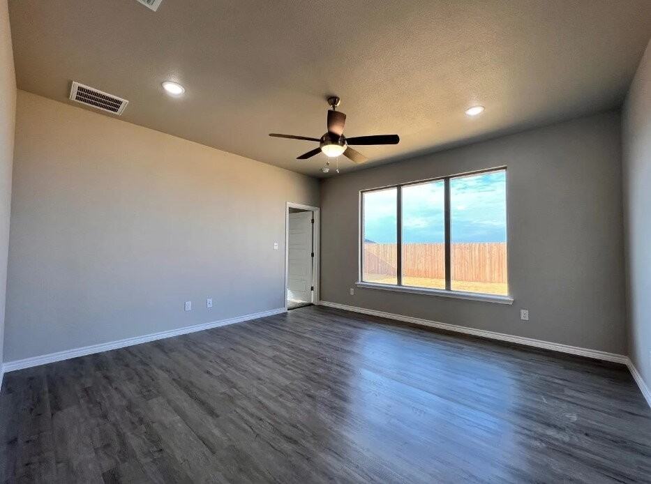 7011 11th St - Photo 2 of 13