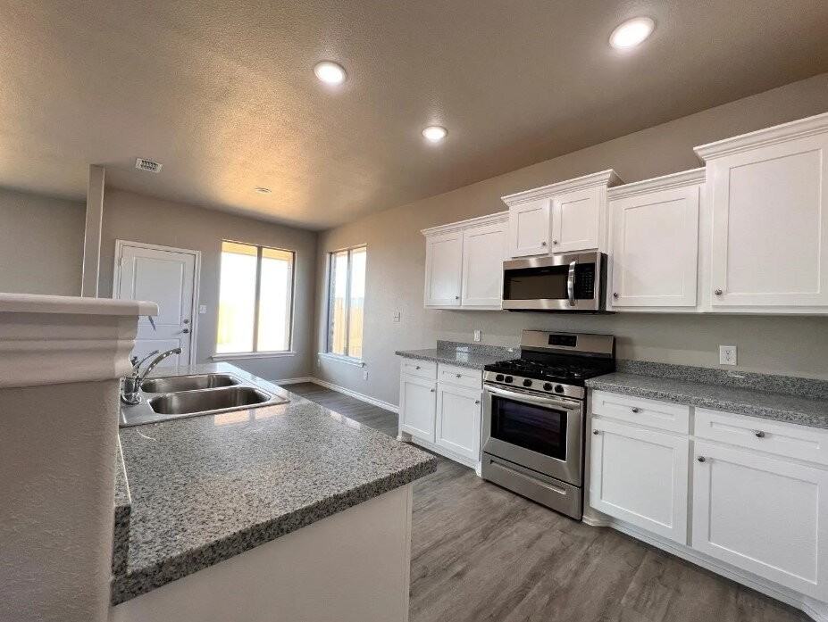 7011 11th St - Photo 3 of 13