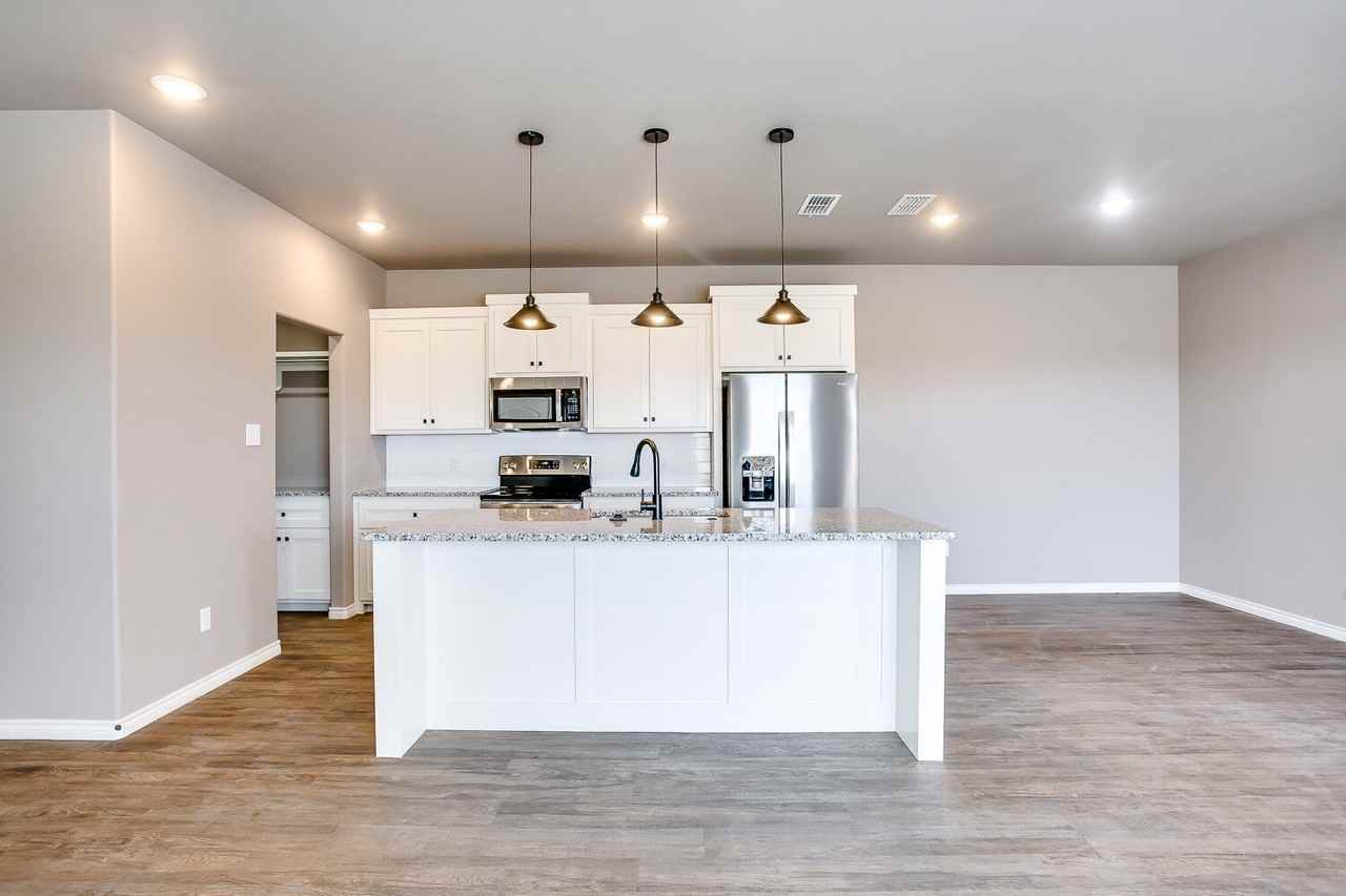 1405 16th St #B - Photo 7 of 18