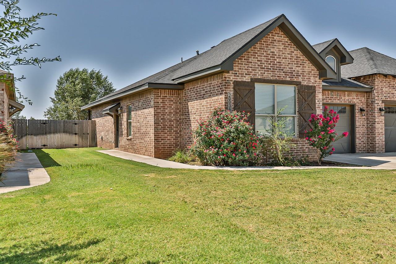 2005 102nd St - Photo 3 of 33