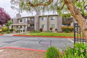 featured image of 427 W Laurel Dr #I