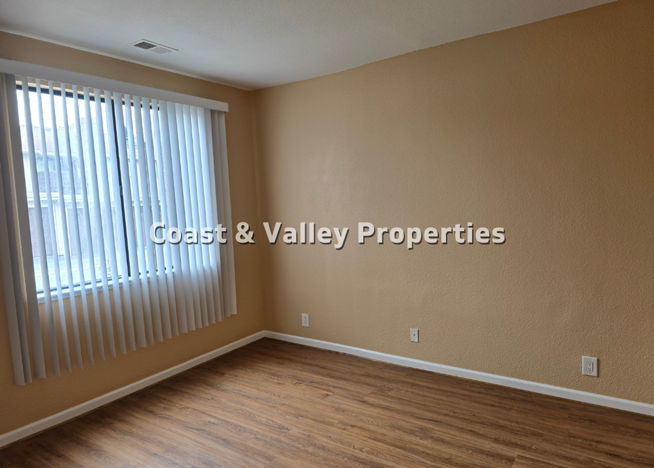 427 W Laurel Dr #I - Photo 5 of 8