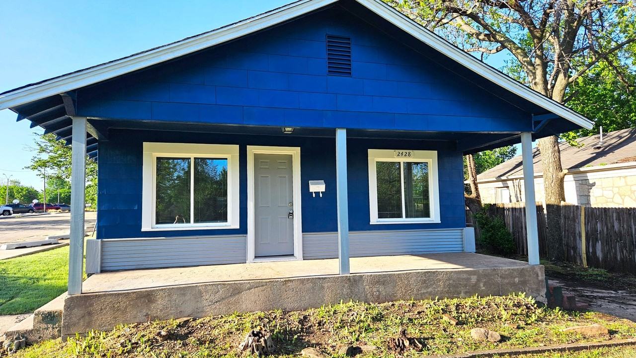 2428 Nw 36th St - Photo 2 of 25