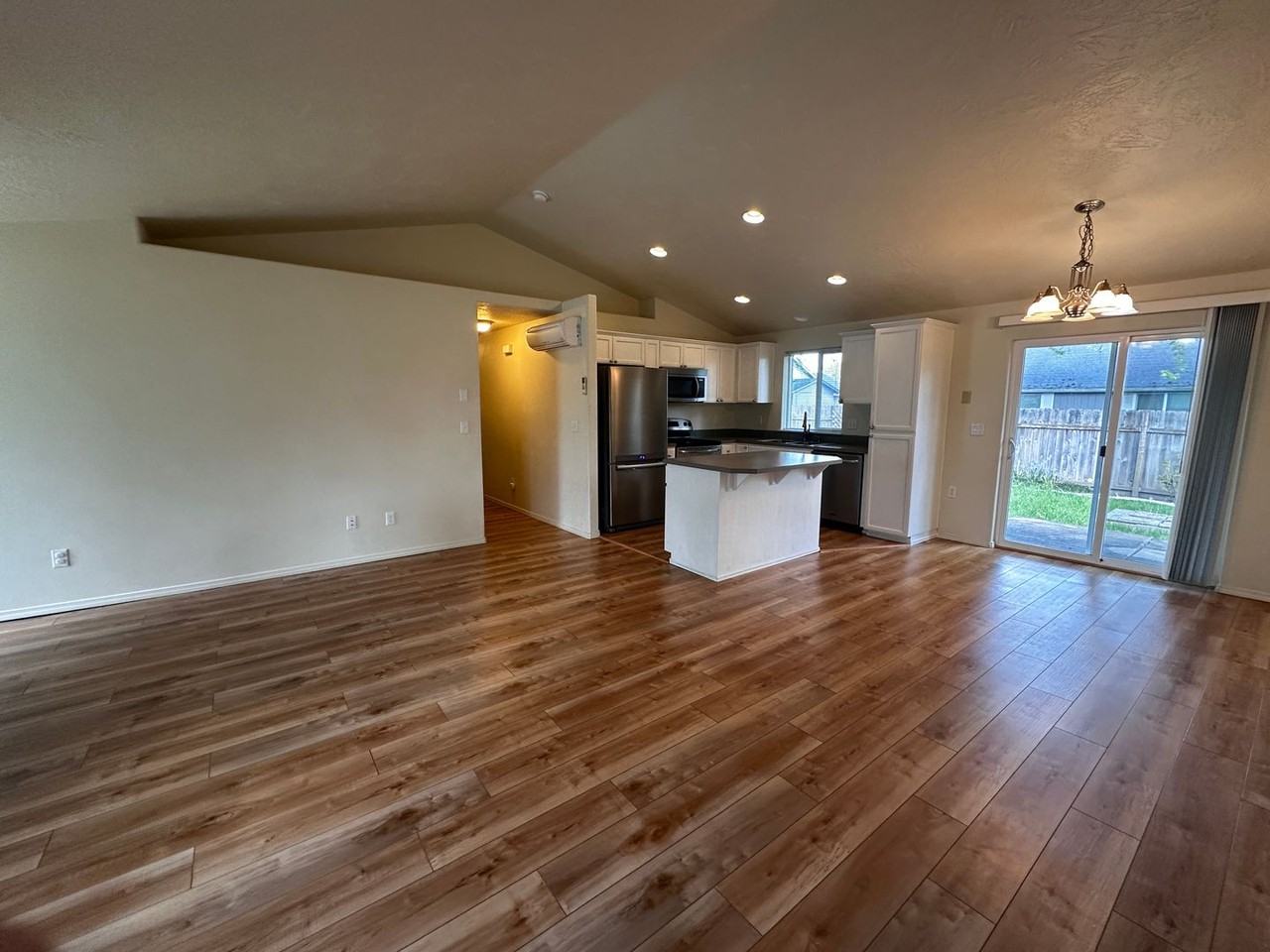 1257 S 7th St - Photo 3 of 14