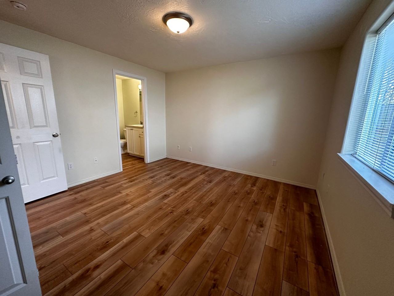 1257 S 7th St - Photo 6 of 14