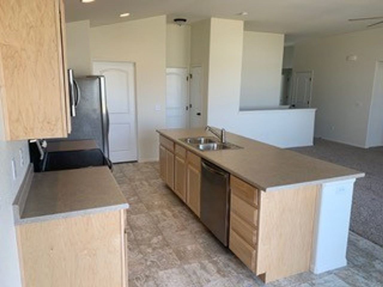 6426 San Isabel Ave - Photo 3 of 29