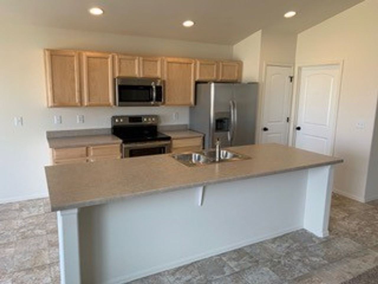 6426 San Isabel Ave - Photo 4 of 29