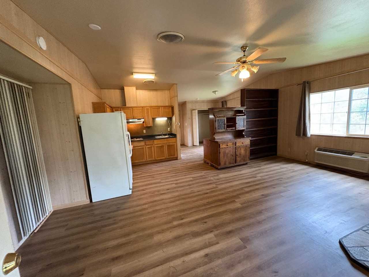 5130 Mueller Rd - Photo 2 of 10