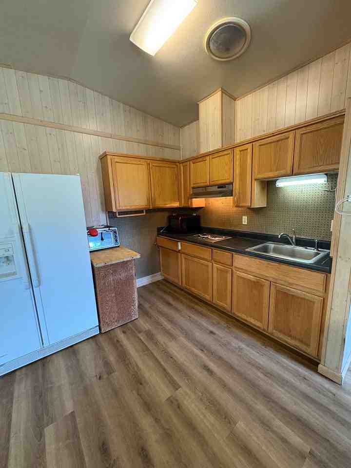 5130 Mueller Rd - Photo 3 of 10