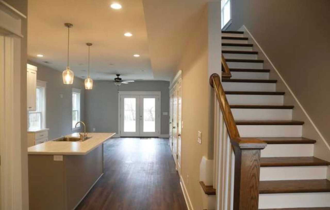 620 E Ormsby Ave - Photo 2 of 24