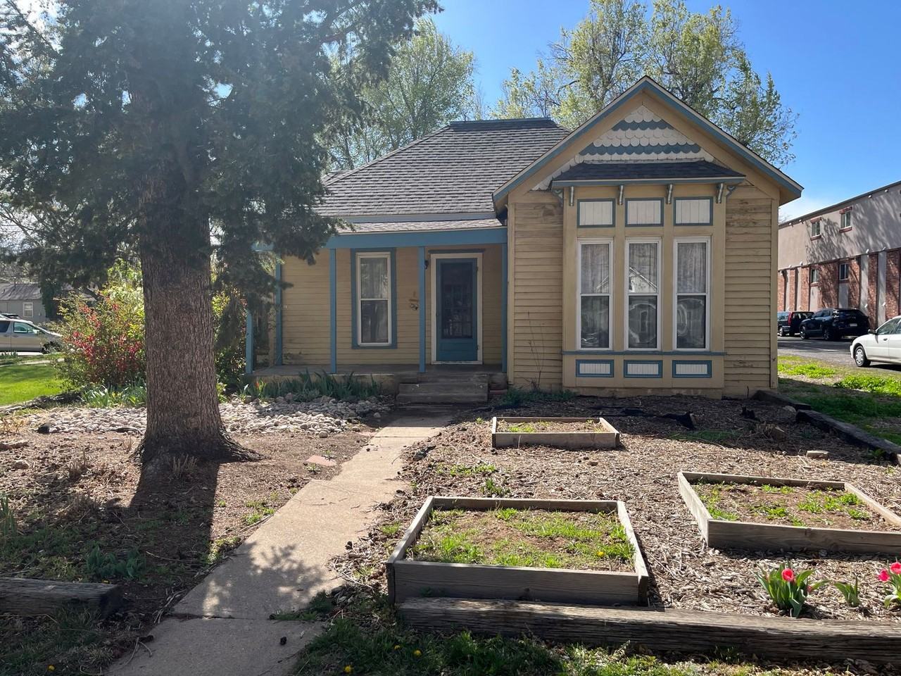 404 W Myrtle St - Photo 2 of 15